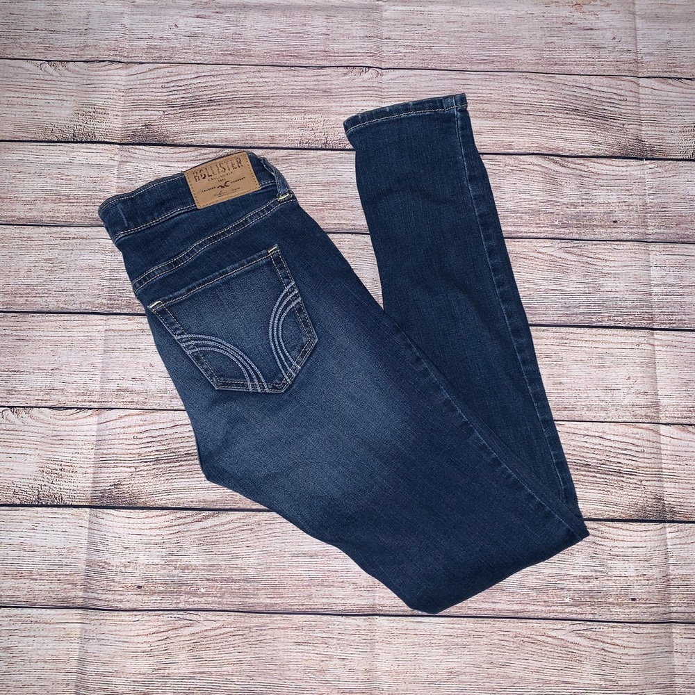 Medium wash hollister jeans size 3s